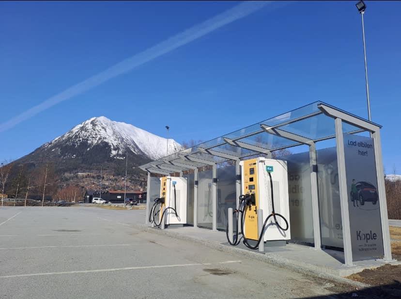 Ny ladestasjon for el-bil - Klikk for stort bilde